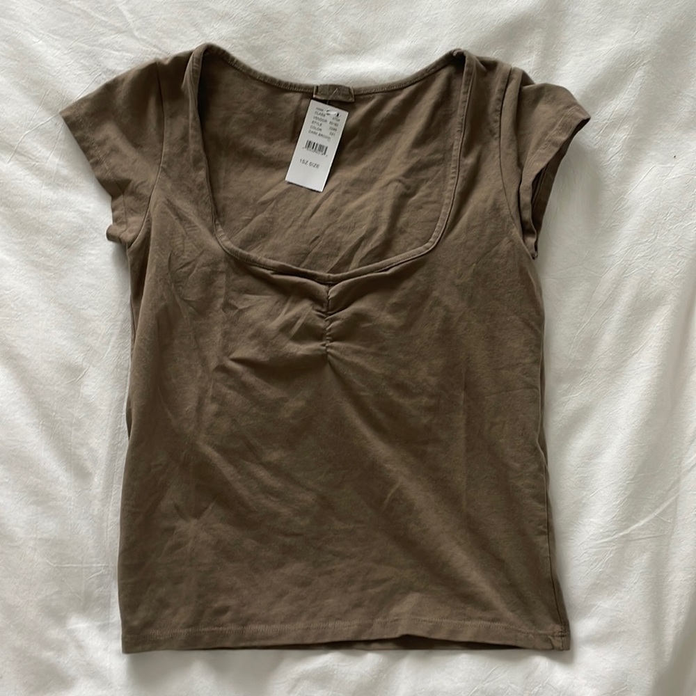 Cutest brown short sleeve tee